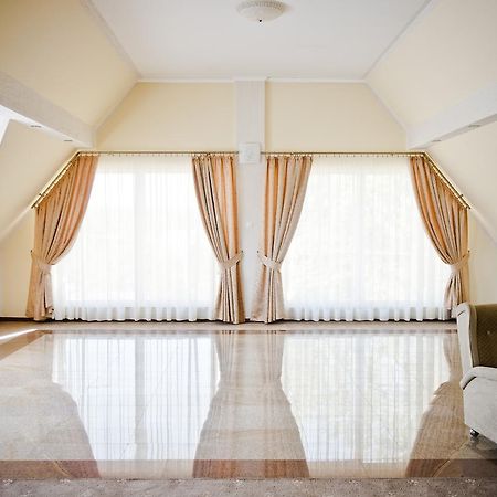 Hotel Olenka Szydlowiec Kültér fotó