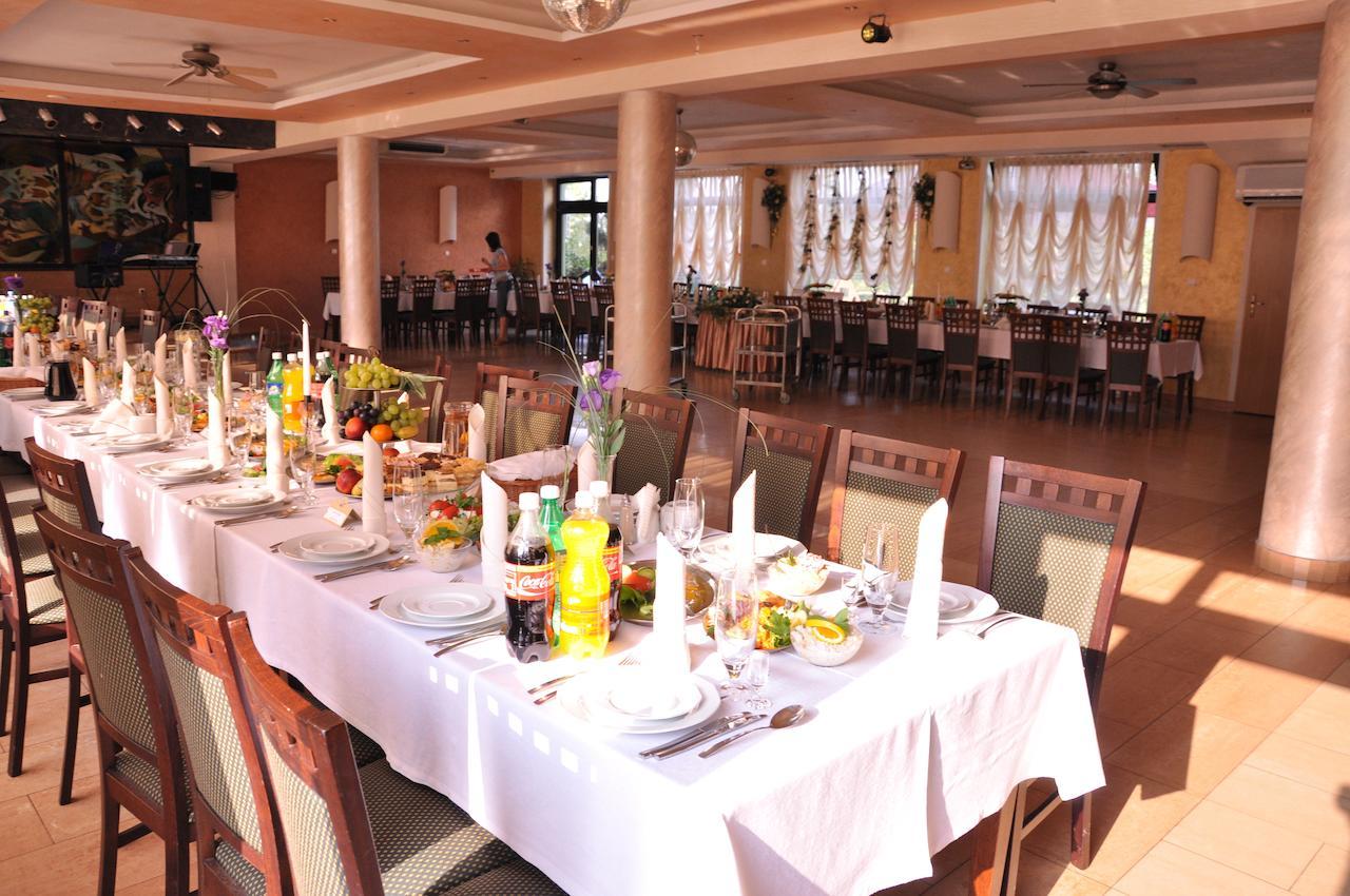 Hotel Olenka Szydlowiec Kültér fotó