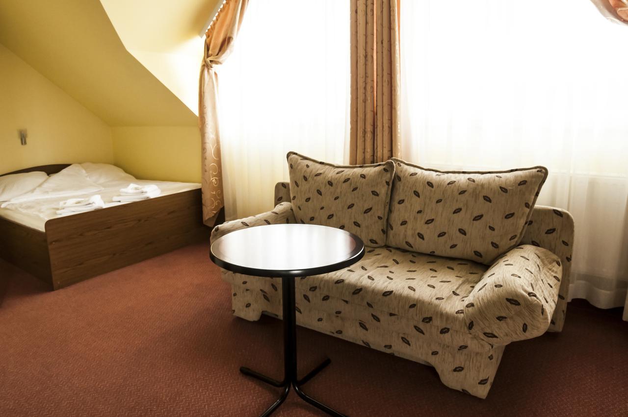 Hotel Olenka Szydlowiec Kültér fotó